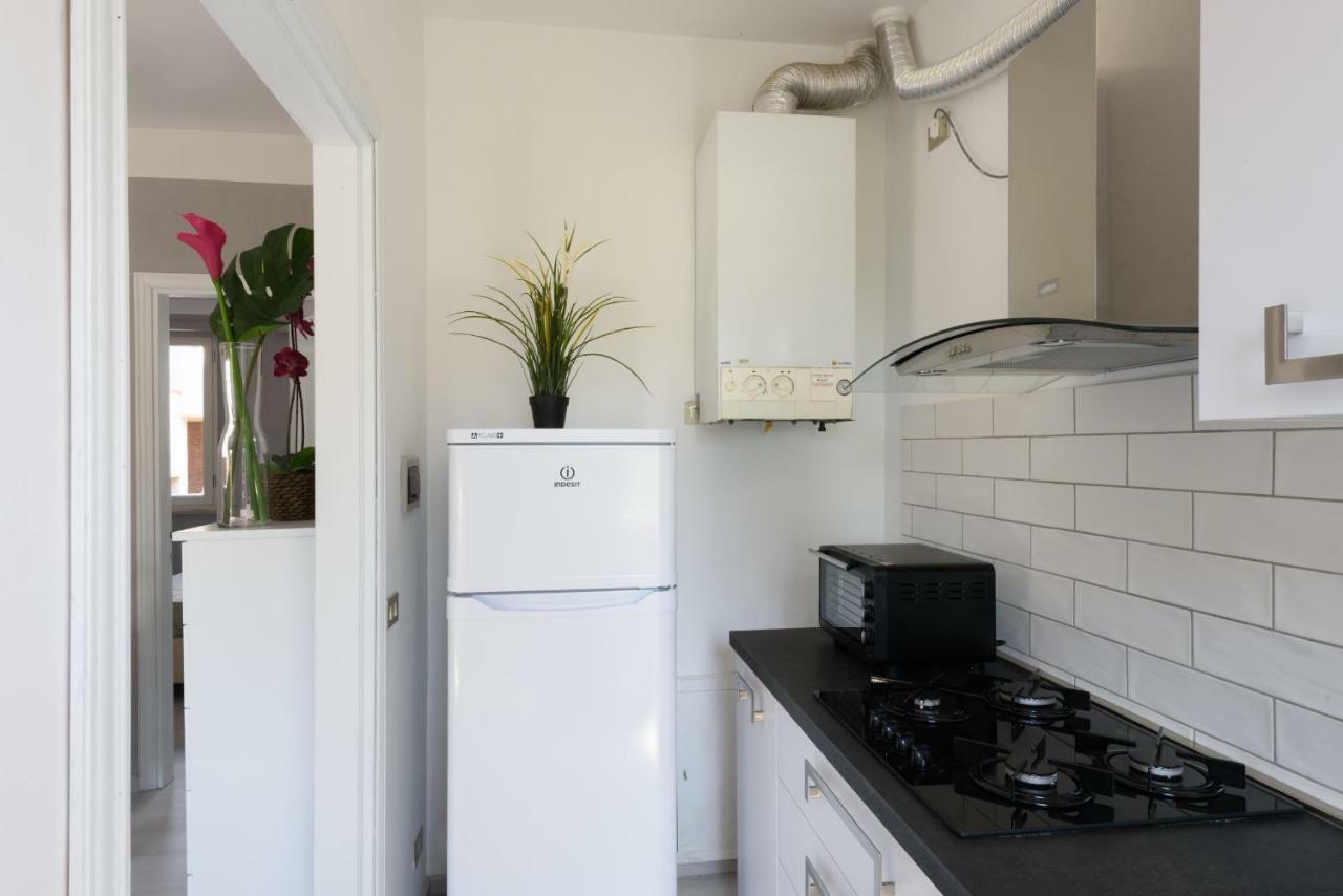 Appartement Cappuccini Studio With Parking à Sienne Extérieur photo