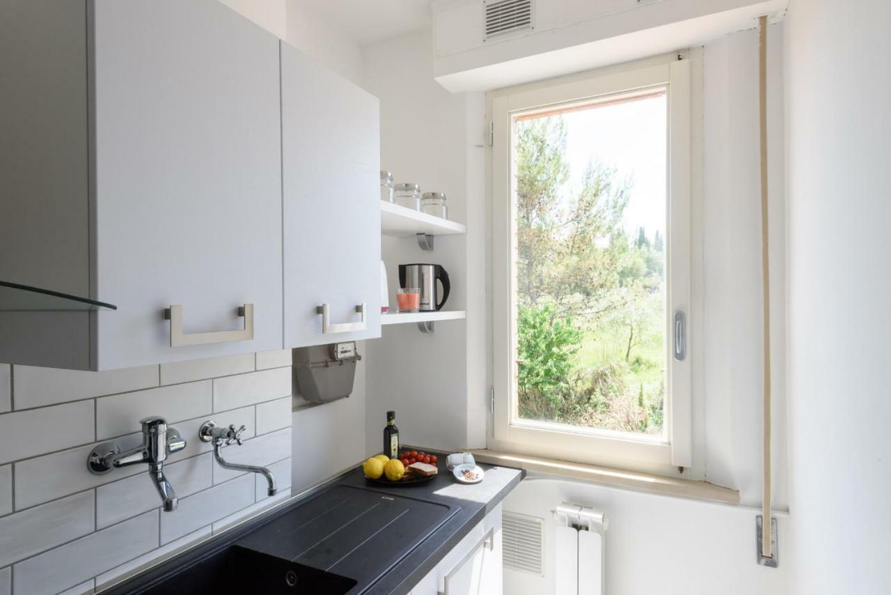 Appartement Cappuccini Studio With Parking à Sienne Extérieur photo