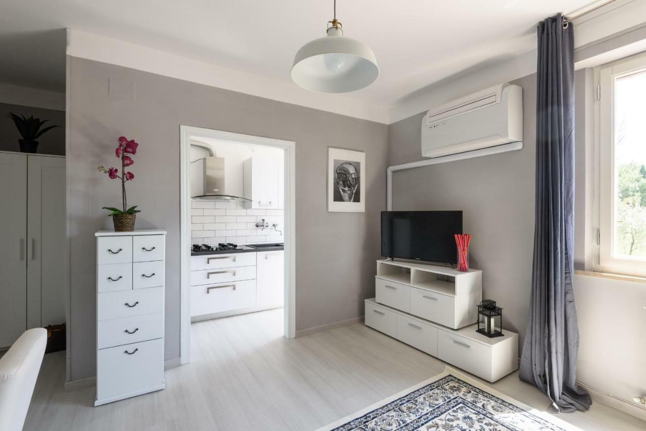 Appartement Cappuccini Studio With Parking à Sienne Extérieur photo