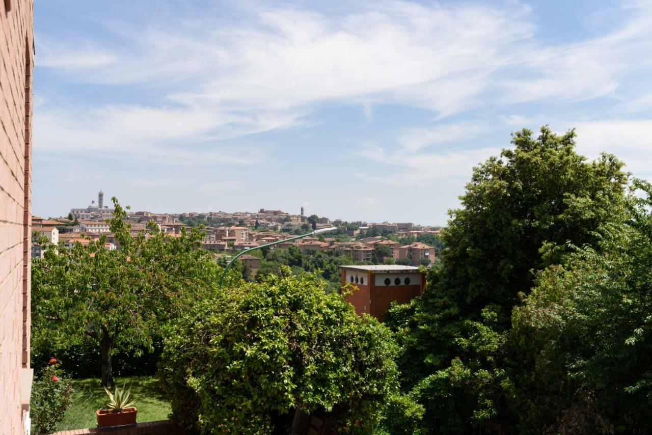 Appartement Cappuccini Studio With Parking à Sienne Extérieur photo